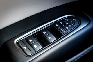 BYD SEAL 6 Touring 1.5 DM-i 183 Pk PHEV Boost € 5.190,- korting | 1.350 WLTP | Adapt. Cruise | Keyless | Vegan Leder | Camera |  LED verlichting / 40
