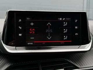 Peugeot 2008 1.2 PT Allure | 130 PK | Trekhaak | Navigatie | NL-Auto | Parkeersensoren | Climate Control | / 20