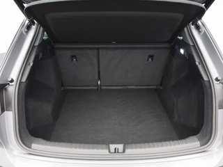 Audi Q4 e-tron 45 quattro Advanced edition 77 kWh 265 Pk | Stoelverwarming | Matrix LED | Sonos Audio | 19 Inch | Warmtepomp | 53.634 Km !! / 18