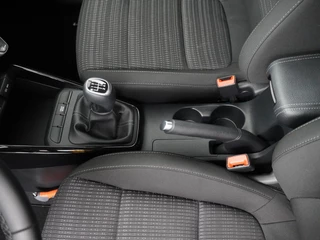 Kia Stonic 1.0 T-GDi MHEV DynamicLine  Navigatie - Achteruitrijcamera - Cruise Control - Apple & Android Carplay - Fabrieksgarantie t/m 14-04-2032 / 35