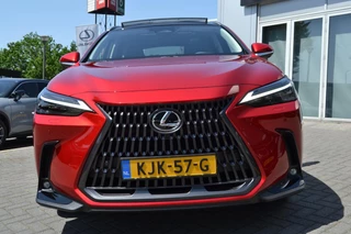 Lexus NX 450h+ AWD 35th Edition DIRECT LEVERBAAR TREKHAAK 1500KG PANODAK TRIPLE-LED 360-CAM / 10