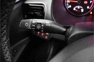 Kia Stonic 1.0 T-GDi MHEV DynamicPlusLine  Apple Carplay/Android Auto - Cruise Control - Climate Control - Navigatie - Stuur/Stoel Verwarming - Fabrieksgarantie tot 10-2031 / 23