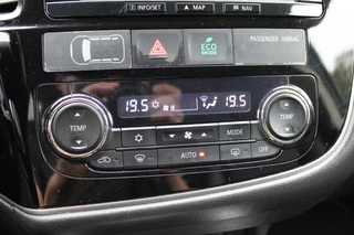 Mitsubishi Outlander 2.0 PHEV Executive Edition / 31