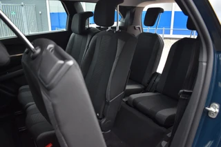 Peugeot 5008 PureTech 130 EAT8 Automaat GT 7-persoons | Navigatie via Carplay & Android Auto | Achteruitrijcamera | Parkeersensoren v+a | Stoelverwarming | Climate Control | Keyless Start | DAB | Isofix Bevestigingspunten | Lichtmetalen Velgen | Zeer Compleet!!! / 27