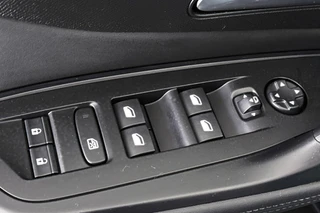 Peugeot 308 SW 1.2 Hybrid 145 e-DCS6 Allure / 27