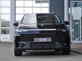 Leapmotor C10 Design ProMax AWD 81.9 kWh |  598 PK | 0-100 in 4 seconden | Wltp 437 km | 1500kg trekgewicht | Uit voorraad leverbaar | Stoel en stuurverwarming | Stoel ventilatie | Panorama dak | 20 inch lichtmetalen velgen | 360 graden camera / 4