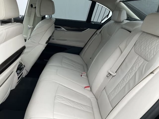 BMW 7 Serie 730d xDrive ACC Pano Softclose 4wielsturing High Executive HUD / 32