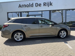 Suzuki Swace 1.8 Hybrid Style / 4
