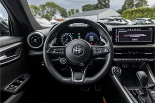 Alfa Romeo Tonale 1.5T Hybrid Veloce  | Elek. achterklep | Leder | NL auto / 8
