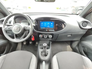 Toyota Aygo X PLAY 4S-BANDEN APPLE/ANDROID AD-CRUISE CAMERA BLUETOOTH AIRCO NL-AUTO EL-RAMEN/SPIEGELS / 8