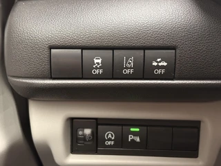 Suzuki Swift 1.2 Style Smart Hybrid Navigatie, Cruise Control Adaptief, Achteruitrijcamera, Stoelverwarming, Parkeersensoren / 28