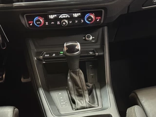 Audi Q3 45 TFSI e S line | 245 PK | Virtual Cockpit Plus | Camera | Black Optics | Leder | 2022 / 10