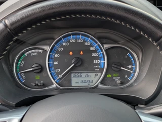 Toyota Yaris 1.5 Hybrid Aspiration / 17