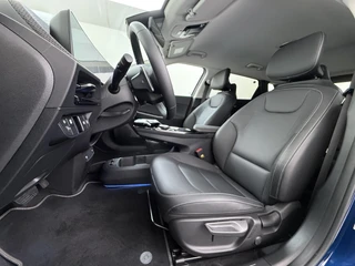 Kia EV6 Light 77.4 kWh SOH 100% | 3.000KM UNIEKE KM-STAND | KIA DEALER ONDERHOUDEN | 1E EIGENAAR | LEDEREN BEKLEDING | CAMERA | ADAPTIVE CRUISE | KIA GARANTIE TOT 10-2030 | BTW VERREKENBAAR / 20