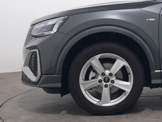 Audi Q2 35 TFSI 150PK S LINE S-TRONIC  | Panoramadak | Cruise Adaptief | Camera | Elektr. achterklep / 12