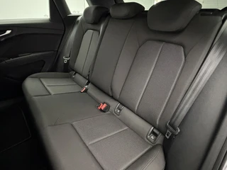 Audi Q4 e-tron 35 Launch edition 55 kWh SOH 90,6% | Elektrische Trekhaak | 110KW Snellaadvermogen | Full-Led | Carplay&Android / 29