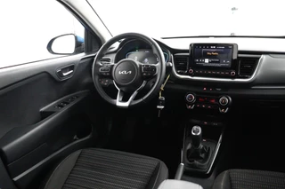 Kia Stonic 1.0 T-GDi MHEV DynamicLine  Navigatie - Achteruitrijcamera - Cruise Control - Apple & Android Carplay - Fabrieksgarantie t/m 14-04-2032 / 31