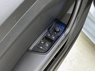 Audi A1 Sportback 35 TFSI S Edition | Camera | CarPlay | Cruise Control | Stoelverw. | / 29