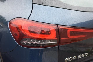 Mercedes EQA 250 Luxury Line 71 kWh | Stoelverwarming | Pano | Leder | / 29