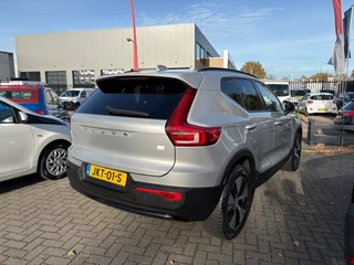 Volvo XC40 1.5 T4 Plug-in hybrid Plus Dark / Panorama-dak / Harman-Kardon / camera / stuur en stoel verwarming / 7