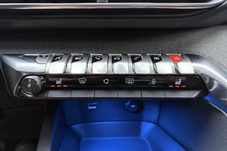 Peugeot 3008 1.2 PureTech GT Line | Panoramadak | Achteruitrijcamera | Elektrische achterklep | Parkeersensoren | Focal-audio systeem | Memory seats | Elektrisch verstelbare stoelen | Stuurbediening | Cruise control / 32