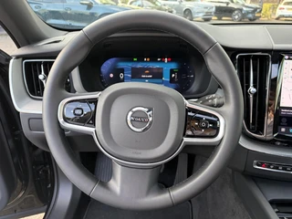 Volvo XC60 2.0 T6 Plug-in hybrid AWD Plus Black Edition / 18