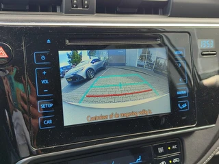 Toyota Auris 1.8 Hybrid DYNAMIC ULTIMATE / 21