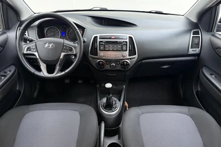 Hyundai i20 1.2i i-Vision / 16