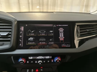 Audi A1 citycarver 25 TFSI epic Parkeersensoren Climate Control Navigatie Cruise Control / 15