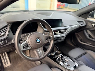 BMW 1 Serie 118i Business Edition M Sport I Carplay I Hifi I Climate contr. / 21