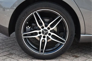 Mercedes-Benz A-Klasse 200 4MATIC 164 pk Premium  | Open dak | Camera | Carplay | DAB | Vrtual cockpit | Stoelverwarming | Full LED / 30