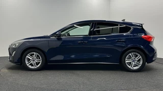 Ford Focus 1.0 EcoBoost Trend Edition Business CAMERA CARPLAY NAVI LM. / 9