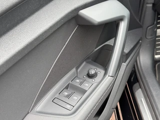 Audi A3 Sportback 45 TFSI e 245pk S edition Competition Leder / 35