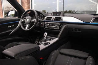 BMW 3-serie Touring 320i F31 M Sport Edition | M-pakket | 2e eigenaar | 18 inch | LED | Automaat | PDC | Cruise-control | Climate-control | 4 cilinder | 184 pk | Origineel / 12