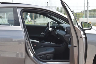 Mercedes-Benz A-Klasse 200 4MATIC 164 pk Premium  | Open dak | Camera | Carplay | DAB | Vrtual cockpit | Stoelverwarming | Full LED / 35