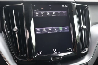 Volvo XC60 2.0 T6 310pk AWD Heico Sport - Panoramadak - 22 inch - Head up - Half leder - Camera / 22