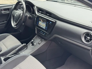 Toyota Auris 1.8 Hybrid Dynamic / 5