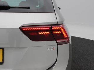 Volkswagen Tiguan 1.4 TSi 125 Pk Connected Series | Cruise Control | Navigatie | Climatronic | Parkeersensoren | 17 Inch | 158.663 Km !! / 14
