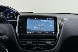 Peugeot 2008 1.2T Blue Lease Allure | 130PK | Trekhaak | Navigatie pakket | Climate control | Panorama dak | Climate Control | Camera achter | / 29
