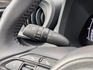 Toyota Aygo X Hybrid 115 Play GO PACK LICHTMETAAL APPLE & ANDROID CRUISE CONTROL METALLIC LAK / 18