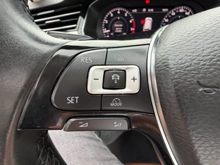 Volkswagen Passat Variant 1.4 TSI ACT Highline Business R / Pano / Massage / Camera / Sportleder / Trekhaak / Zeer mooie auto ! / 38
