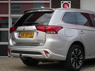 Mitsubishi Outlander 2.0 PHEV Premium Trekhaak| Camera| NAP / 29