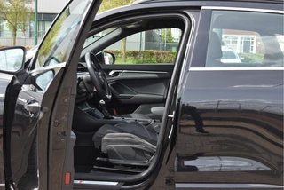 Audi Q3 45 TFSI e S edition S-Line 245 PK | NL-Auto | Keyless | Carplay | Virtual cockpit | DAB | Elekt.trekhaak | Full LED | Allweathers / 43