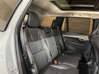 Volvo XC90 2.0 T8 Plug-in AWD Ultra Dark | Massage | Luchtvering | 22Inch | 7-Pers. | Pano |360°|H & K |Head-Up|Elektr Trekhaak / 26
