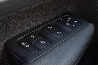 Volvo XC40 1.5 T4 PHEV Plus Dark Camera|Memory|R-Design pack / 19