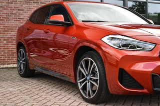 BMW X2 xDrive25e M-Sport  | Pano | HUD | Sunset orange | 19 inch | Camera / 43