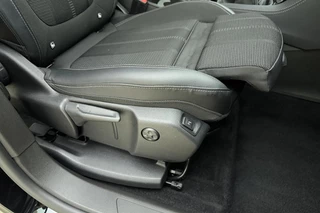 Opel Grandland 1.2 Turbo 130pk GS Line | Navigatie | Camera | Keyless | Electrische achterklep | Dakrails | Stoel & Stuurverwarming | AGR Stoelen | Climate control / 15
