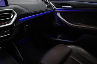 BMW X4 xDrive20i Business Edition Plus | PANORAMADAK | HEAD UP | HOUTAFWERKING | STUURVERWARMING | 19" / 37