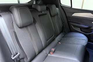 Peugeot 408 1.2 Hybrid 145 e-DCS6 GT | Adaptive Cruise Control | Matrix LED | Handsfree achterklep | Verwarmd stuurwiel | Camera | Apple Carplay & Android Auto | Navigatie | Keyless Entry & Start / 18