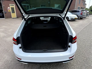 Škoda Superb Combi 1.4 TSI iV Sportline Business  Panoramadak, Trekhaak / 20